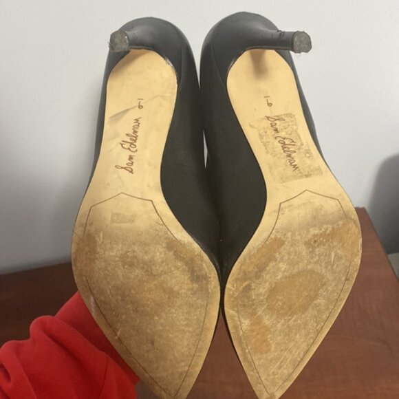 Sam  Black Pumps - Picture 4 of 5